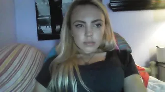 yourbabylynn23 chaturbate smeared her incredibly hot body with oil