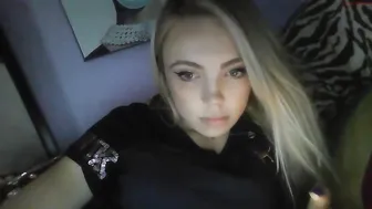 yourbabylynn23 chaturbate kinky babe posing solidly