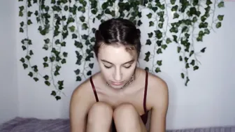 issyeden chaturbate charming babe masturbates shaved vagina