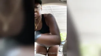 queensavagedoll_I m just trying to vacuum out my truck in_27736103