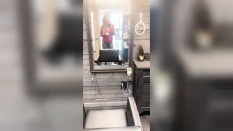 milfymacgyver 03 12 2019 15515265 In the salon all day Holiday time is wild for me Wha