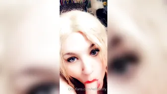 kelllikellly_My head goes up and down on the dick to make it cummmmm I_24084128