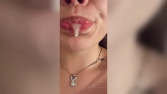 kencake 16 11 2019 14280685 I have a really long tongue