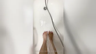 daniikax22 07 09 2020 113322774 Shower feet