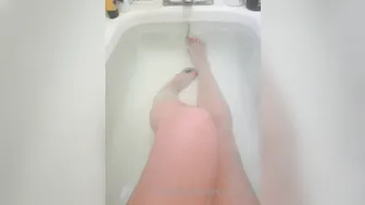 princess_gush 28 05 2020 43207563 All horny in the bath care to join me anyone