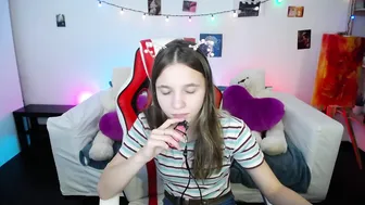 lucky_leslie 8.11.2020 024_female chaturbate