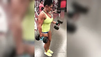 queenkarma69 29.08.2019 Gettin in a killer back and bicep workout. Feels good