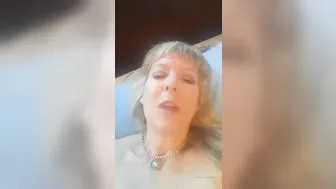 msjamiefoster 15.02.2020 Mom has a reason for wearing these shiny hose