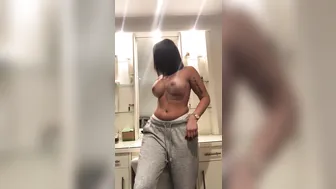 priya y 12.11.2018 It s Masturbation Monday And I m In His Sweats VIDEO