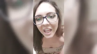 sadieholmes 13.11.2019 It was so loud when I was pi ing at the airport but