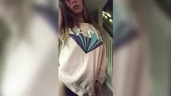 xnicoleanistonx In some kind of mood... 140622