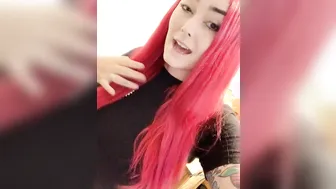 mamaplugs 12.10.2019 No panties here