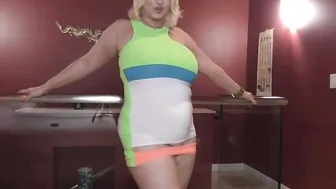 sam38 0-08-2017-855421-My big butt in a short Dress