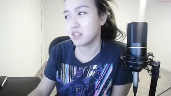 zilla_x  Showed her dirty pussy in fries