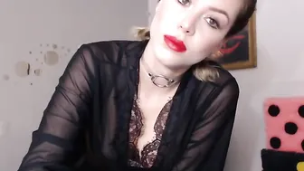 kimtylor  show her wet holes 5 june 2017