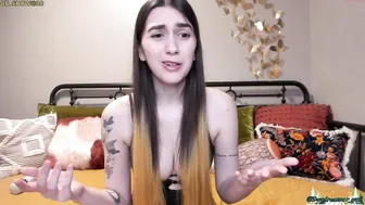 daydreamur_gurl dressing/undressing