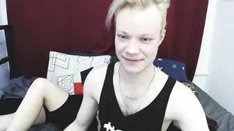 leon_renee took off her dress