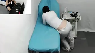 quinones_aqugust  Jerking her huge pussy hole