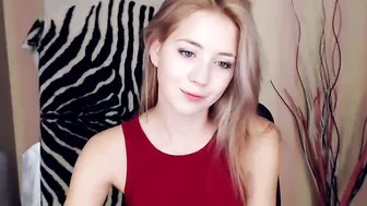 emmi_rosee  Webcam HUGE Tits