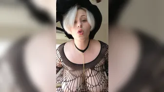 qtsnack onlyfans 5f771eff3d51a4984ff36 source