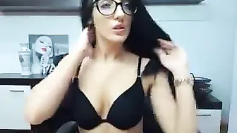 karoline4ux  slut like Masturbating in Webcam