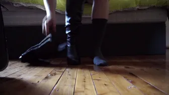 Kittywhite Modelling My Boots ManyVids (1)