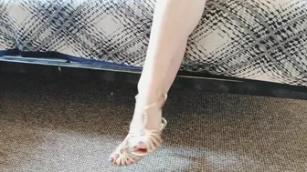 BelleBlake Silent Footjob ManyVids