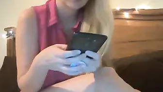 shea_r  Sticks her finger in her pussy