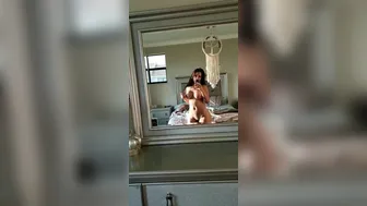 missbella-mirror-selfie-naked-sexy-video