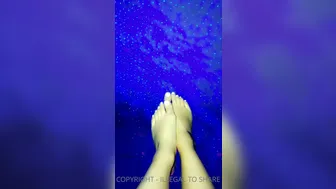 Elena Genevinne onlyfans 15 05 2020 39808841 Any feet lovers Goodmorning from my feet to yours Video