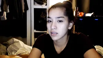 minimumeffort  hot webcam slut fingering herself