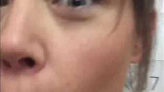 aedanrayne 05 05 2017 336185 PENGUIN MAIL Who loves presents I do Watch me open presen