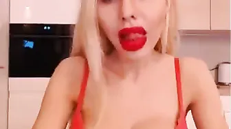 realbarbiebimbo  caught intense orgasm in webcam show