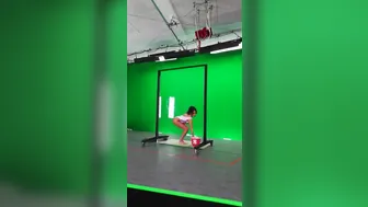 Anissa Kate onlyfans 19 01 08 2824867 Cleaning the glass with my boobs 352x640