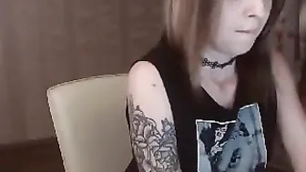 lilredmelany  parking glass toy inside her pussy