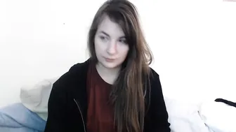 chaichaichai  Horny slut Masturbation In Front Of Cam