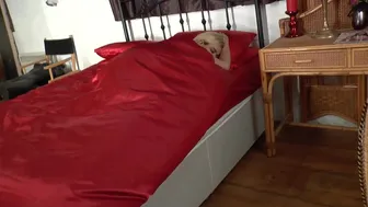 ManyVids.com  Bad Dolly Sleepy Boobs Fun Pov