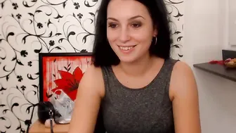 rossalinne  Deeply fucks herself in front of the camera