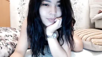 goalswipe  Sticks her finger in her pussy