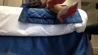 Miss Tiff - Jerk Off to My Sexy Feet and Legs