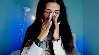 tayashine  Put her feel in her pussy