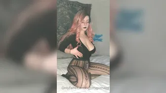 bigtittygothegg _2020 05 30_5ed2dc78dfb12ad25bdeb_source
