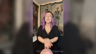 bigtittygothegg _2020 06 07_5edd515a70548f35778a2_source