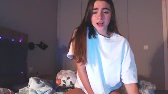 miley_k18 Fingering cb chat with wet skinny whore