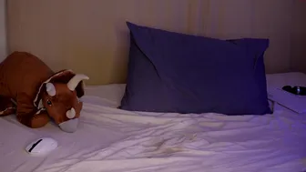 meadowthayer mature bitch fucks both slots hard