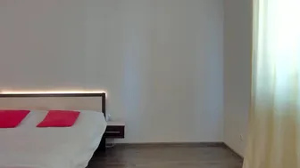 phoesweet Spicy brunette