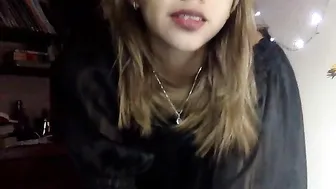 sexyaliceskay  play with her ass and pink pussy