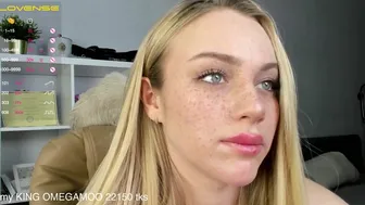 Mia_milagros spicy trash fucks herself with a dildo