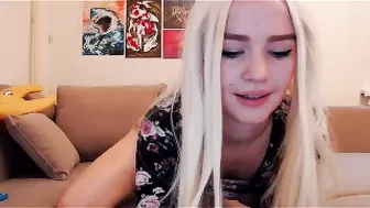 dianaholly  Great masturbation from a young webcam whores