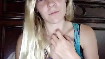 angeliquesage  Jerking her immense pussycat hole